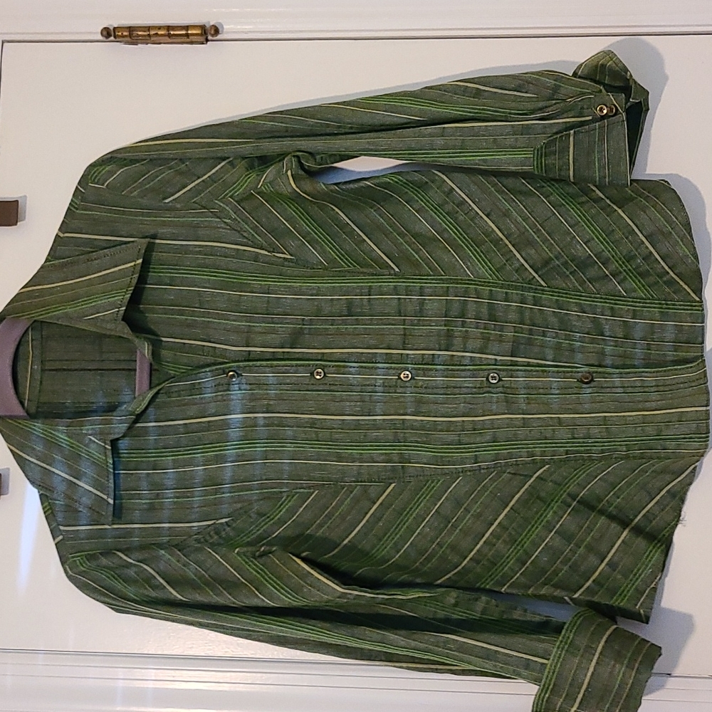 Steilmann European green stripe cotton/poly/linen buttondown shirt. Fits size 4.